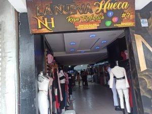 Dos hampones atracan un almacén de ropa