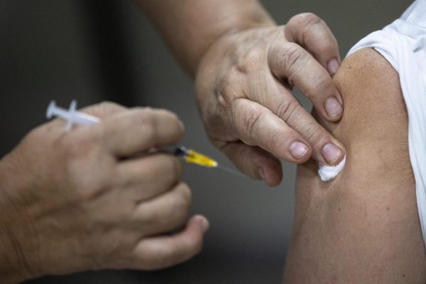 Quebec anuncia impuesto para las personas no vacunadas