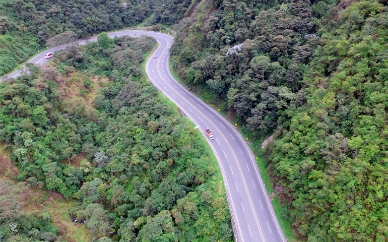 Por la carretera que une a la Sierra con la Costa circulan unos 12 mil vehículos a diario.