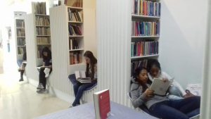 Biblioteca para niños se transforma en cafetería