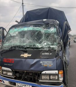 Accidente en Cunchibamba deja heridos y daños materiales
