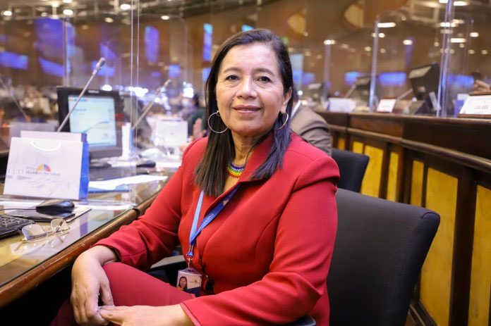 Personaje. Guadalupe Llori es la primera presidenta mujer amazónica.
