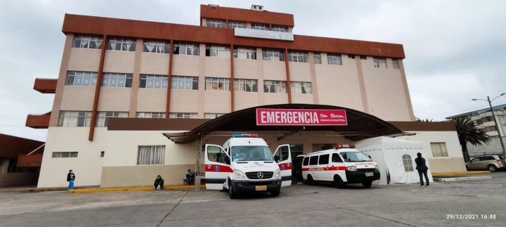 Servicio. Los pacientes, en casi la mitad de los casos, deben adquirir sus medicinas y ciertos insumos por su propia cuenta.