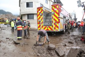 Quito se moviliza para ayudar a damnificados del aluvión