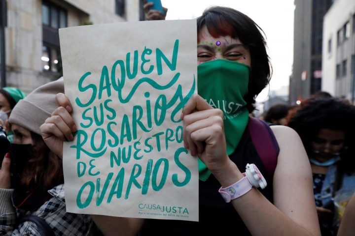 Miles de colombianas celebraron luego de que el 21 de febrero se despenalizara el aborto hasta las 24 semanas en su país.