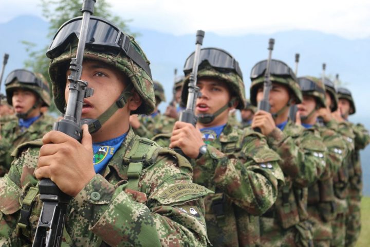 El Ejército colombiano anunció que colaborará con la Justicia para esclarecer el caso.