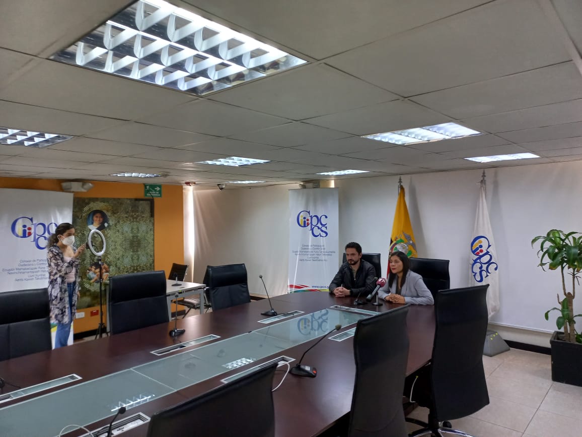 Aferrada al cargo, Sofía Almeida durmió siete días en un sillón del Cpccs