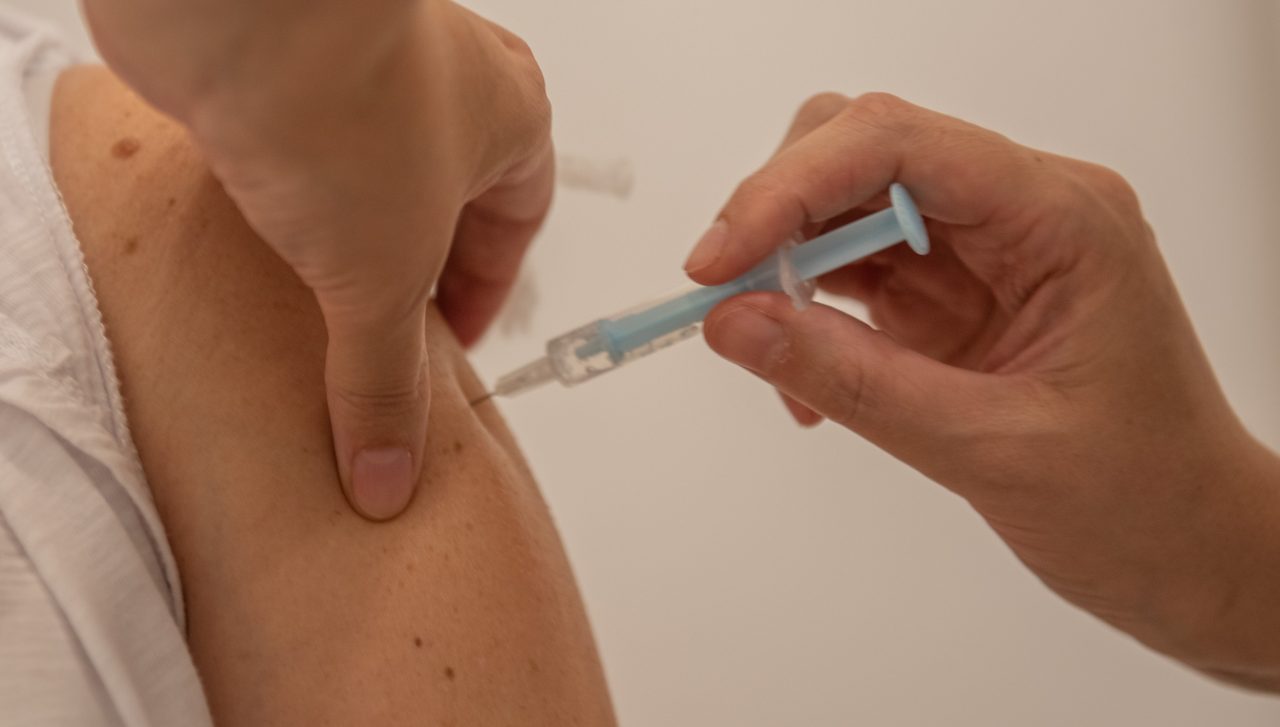 Vacunatorio de Ambato estará cerrado durante dos días
