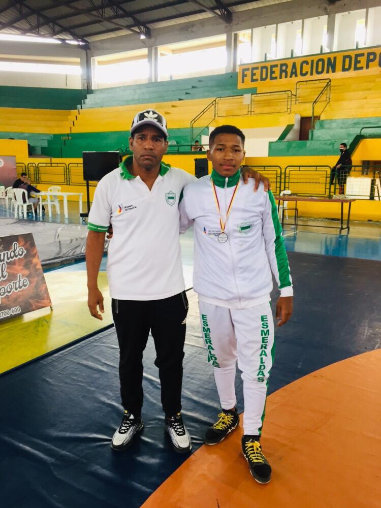 Esmeraldas gana medalla de plata en lucha olímpica