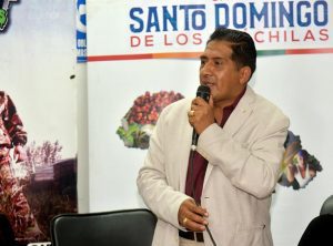 Orlando Castillo se estrena como gobernador