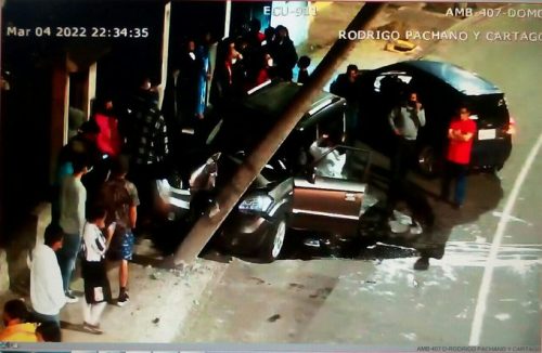 Choque deja dos heridos en Ambato