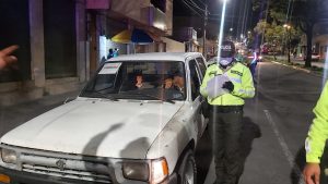Policía recupera un carro robado