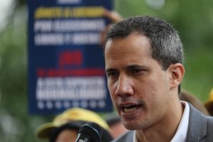 Una legisladora estadounidense pide a Biden que se le conceda asilo a Guaidó
