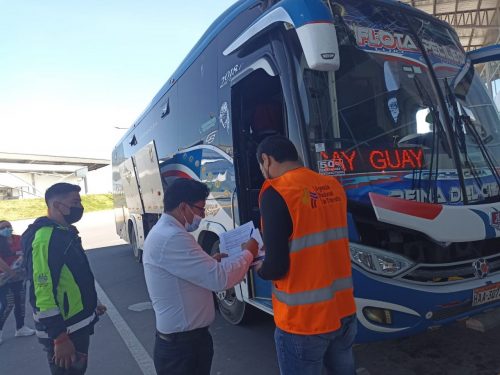 Más de 8 mil viajeros diarios en las terminales de Ambato