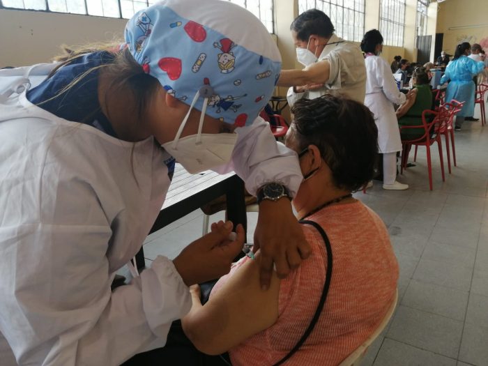 Vacunas en Loja solo en Centros de Salud