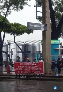 RECLAMO. Pescadores semi industriales protestan por las multas