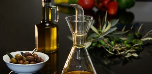 Estudios recientes muestran que el consumo de aceite de oliva virgen reduce un 28% el riesgo de cáncer de mama.