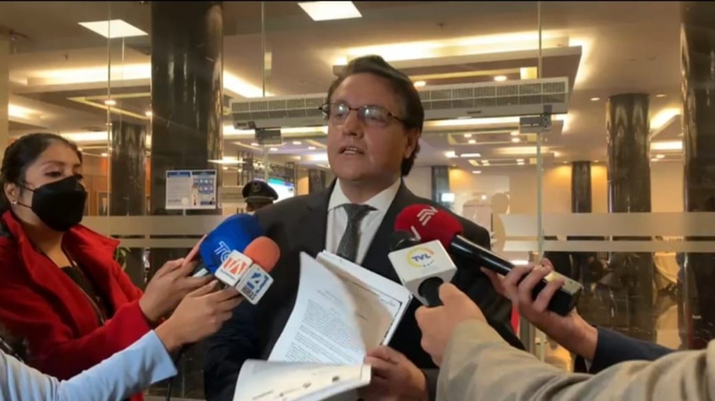 Villavicencio anuncia que renunciará a la presidencia de la Comisión de Fiscalización