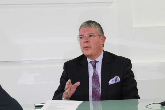 Carlos Riofrío continuará como contralor general del Estado