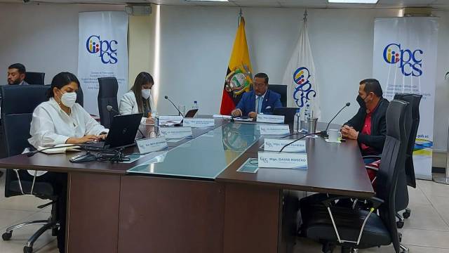 Nivel académico se tomará en cuenta para designar contralor