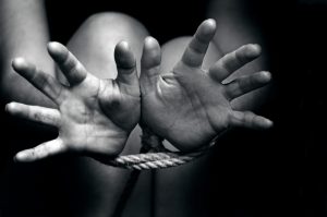 La trata de personas cuesta $150.2 mil millones. Foto: humanium.org