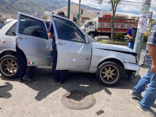 Dos mujeres golpeadas tras  accidente en la Rumiñahui