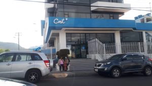 Odisea para cerrar los servicios de CNT