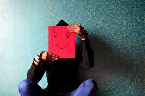 Detrás de una sonrisa puede estar escondida una profunda tristeza que podría ser una depresión sonriente