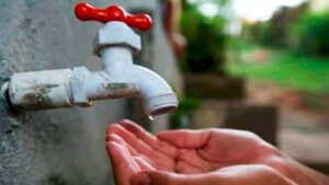 Familias de barrios periféricos llevan tres días sin agua