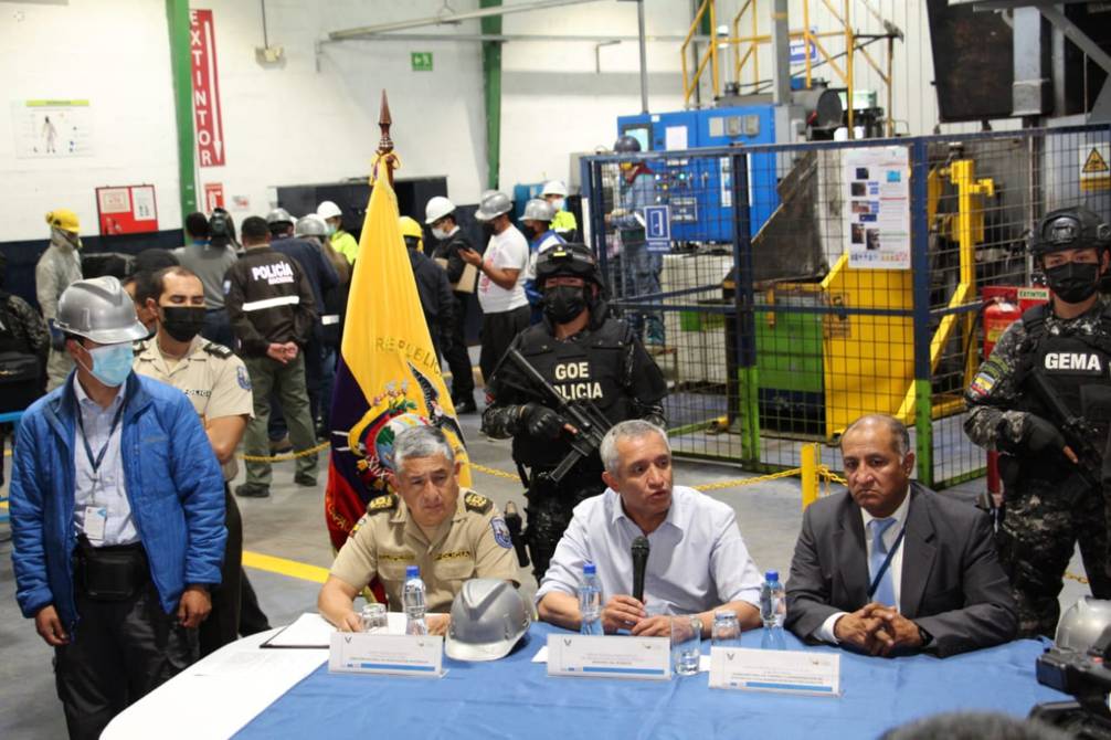 Patricio Carrillo, ministro del Interior, en rueda de prensa en Quito.