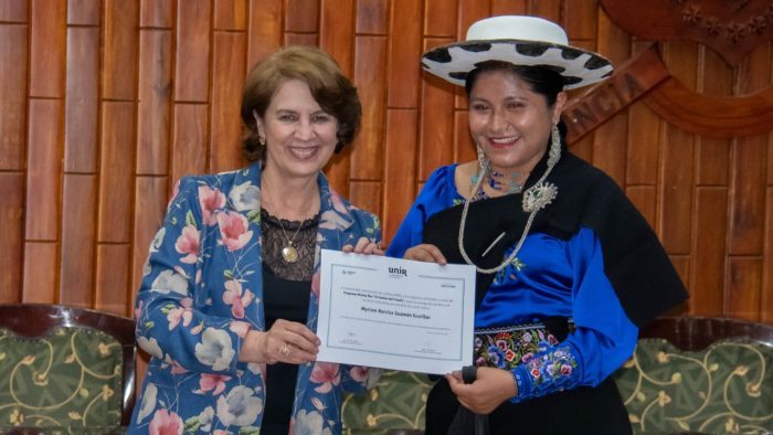 Estudiantes indígenas de Loja ganan concursos para estudios de maestría