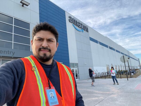 Lojano graduado de la UTPL triunfa en Amazon