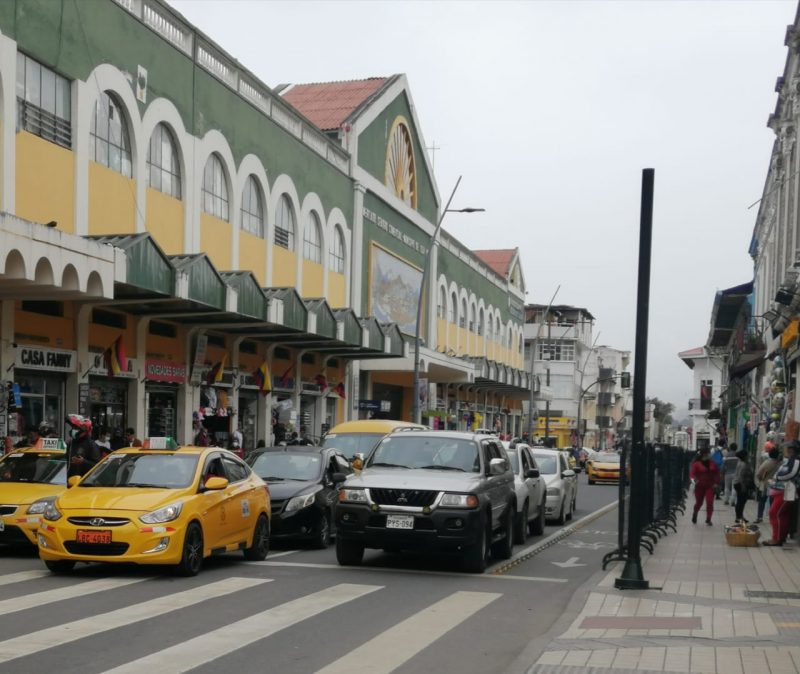 Taxismo informal imparable luego de la pandemia en Loja