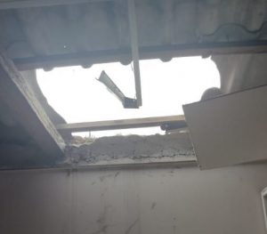 Ladrones rompen el techo de una bodega para entrar a robar
