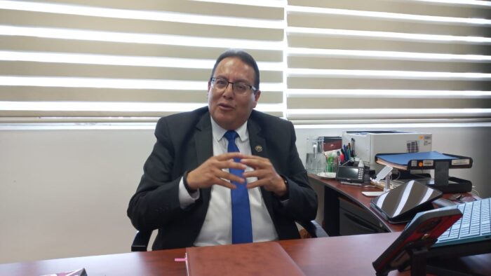 Funciones. Santiago Salazar es el procurador jurídico de la Asamblea Nacional.