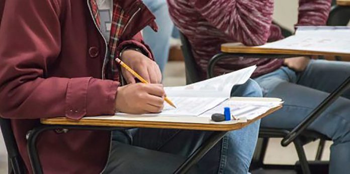 Se realizan traslados de estudiantes sin cédula física