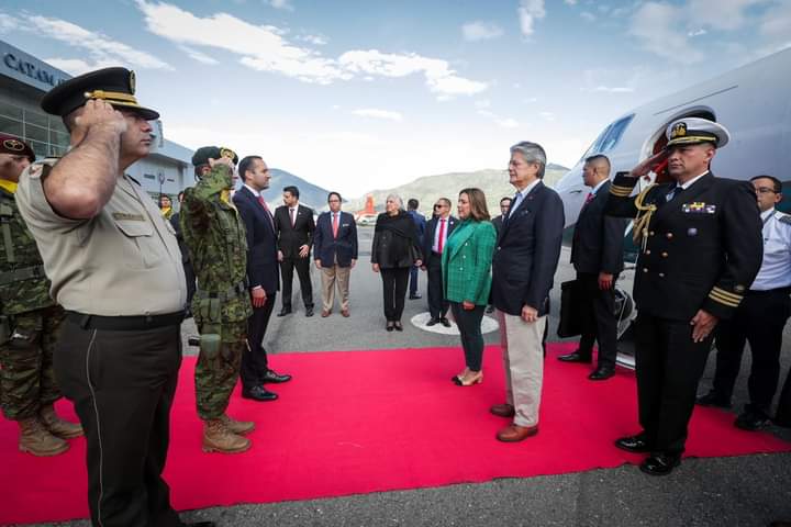 Presidente Lasso llegó a Loja y fue recibido por la alcaldesa