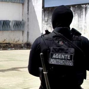 Agente penitenciario herido de disparo en la cabeza en Quito