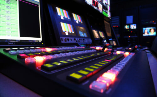 Curso de broadcasting y radiodifusión en la UTA