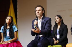 Gustavo Petro y Federico Gutiérrez lideran la intención de voto para las presidenciales en Colombia
