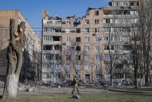 Ucrania denuncia uso de armas químicas en Mariúpol