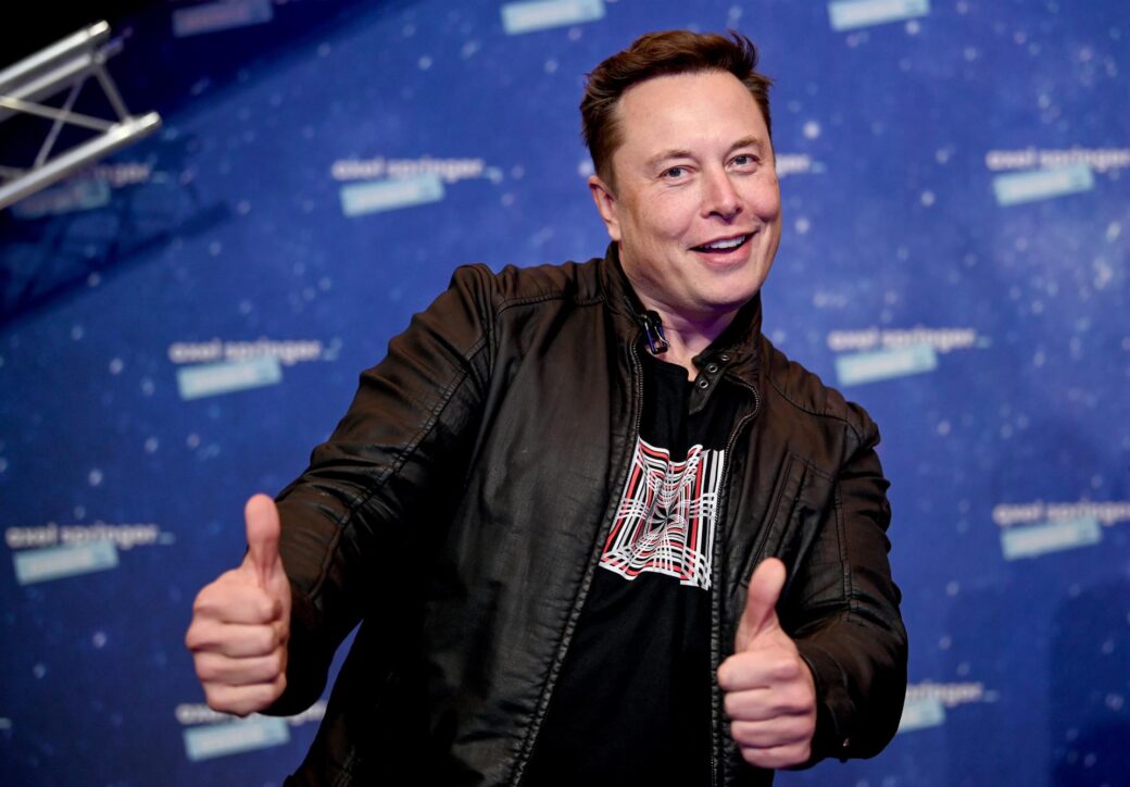 Elon Musk, propietario de Tesla y Twitter, es el hombre más rico del mundo.