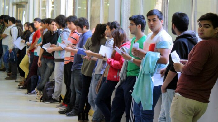 Las oportunidades laborales de los jóvenes han retrocedido desde 2012.