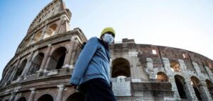 Italia mantendrá la mascarilla en transportes y algunos espacios cerrados