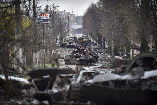 Ucrania cuenta cadáveres tras la liberación de Kiev