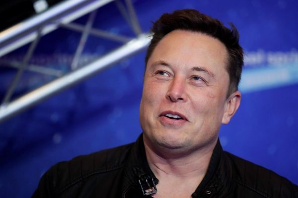 Elon Musk asegura que busca convertir a Twitter en "una plataforma de la libertad de expresión".