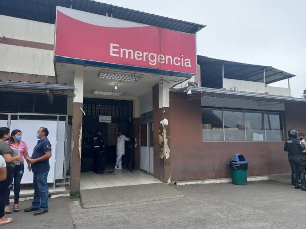 Quevedo: Allanan hospital por presuntos actos irregulares en adquisición de medicamentos
