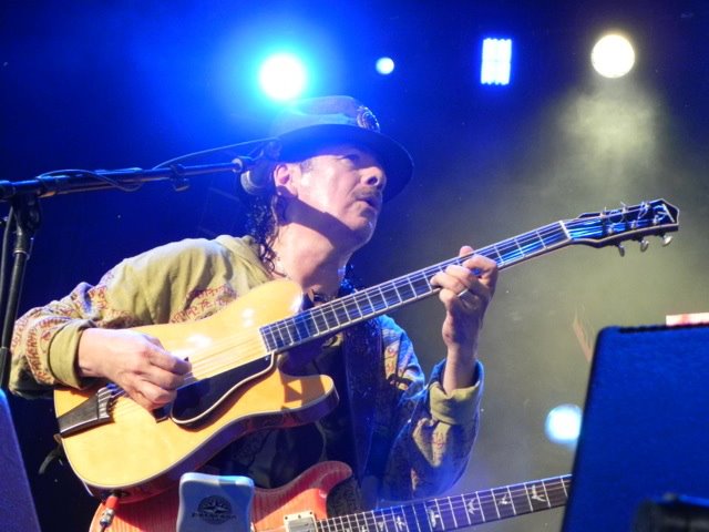 Carlos Santana protagonizará documental sobre su carrera con temas inéditos