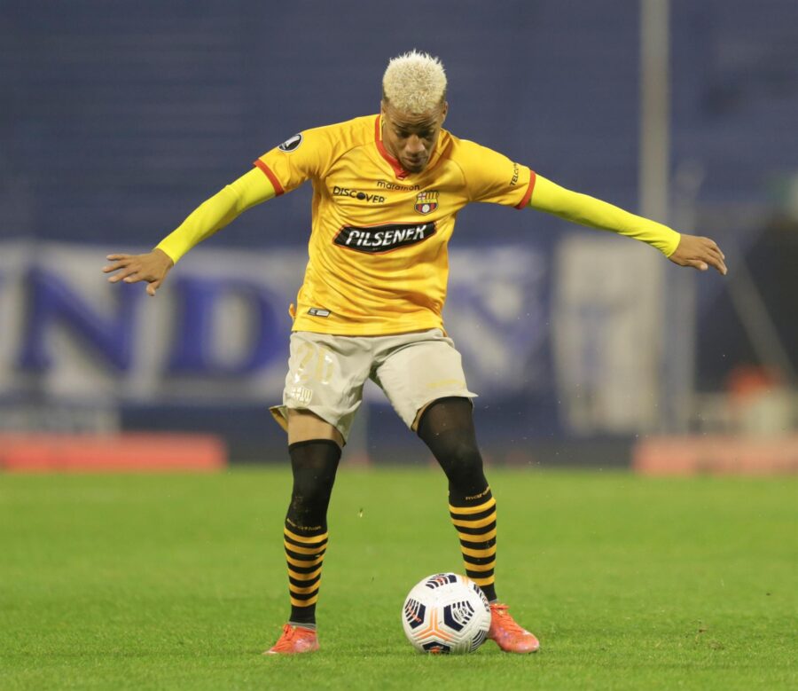 «Sácame, sácame», la suplica de Byron Castillo entre lágrimas a su entrenador