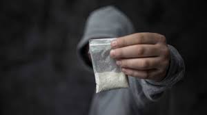 Un hombre fue detenido al sur de Ambato por vender cocaína.